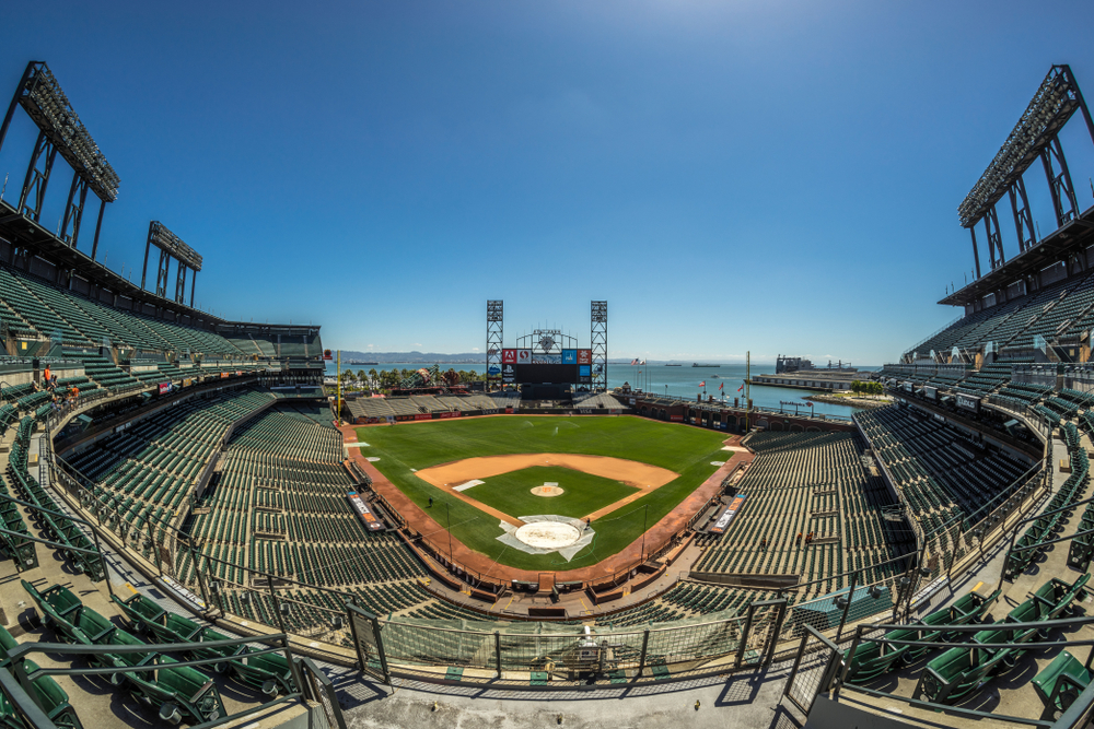 Giants.shutterstock 1115541932