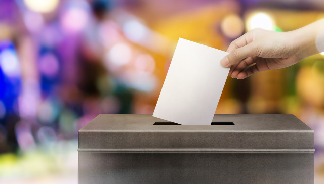 droppingballots.shutterstock 794518426