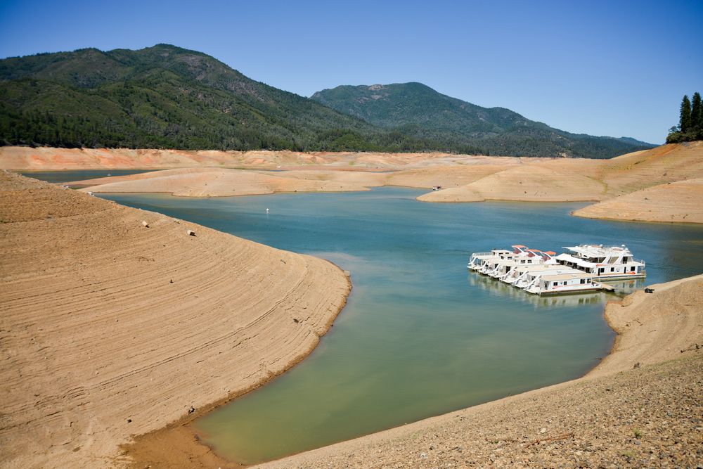 lakeShasta.shutterstock 212241811