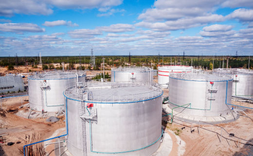 oiltanks.Shutterstock 1837769557