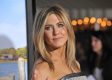 Jennifer Aniston Dismisses “Kids” Who Think “Friends” Is “Offensive”