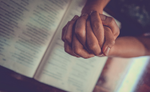 prayinghands.Shutterstock 1068344522